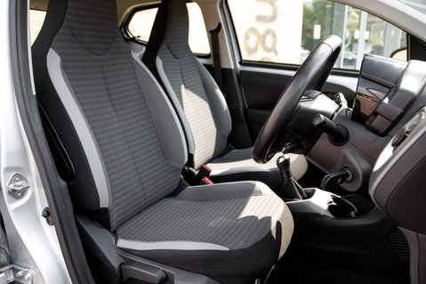 Toyota Aygo VVT-I X-PLAY 32