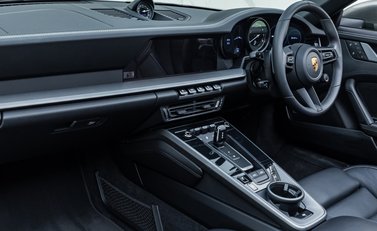 Porsche 911 Targa 4S (992) 20