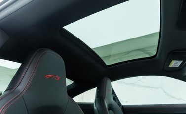 Porsche 911 Carrera GTS (992) 14