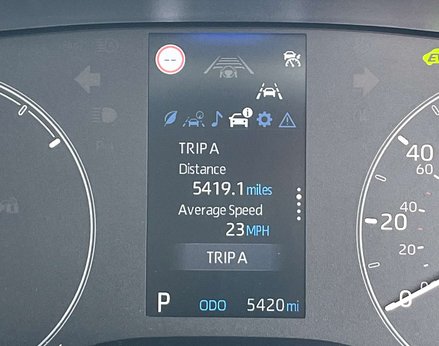 Toyota Yaris ICON HEV CVT 31