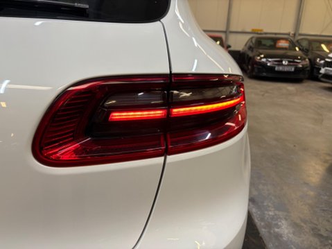 Porsche Macan 3.0 TD V6 S PDK 4WD Euro 6 (s/s) 5dr 41