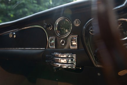 Aston Martin DB6 MKII Vantage Specification 22