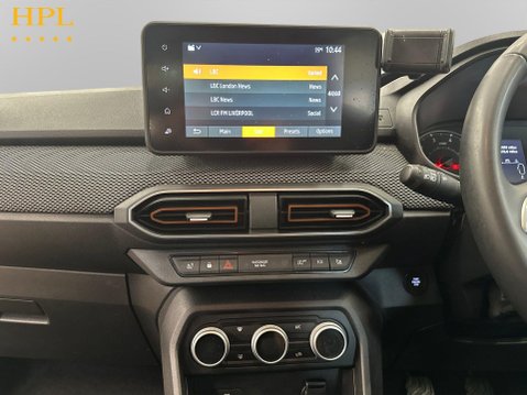 Dacia Sandero Stepway 1.0 TCe Journey Hatchback 5dr Petrol Manual Euro 6 (s/s) (90 ps) Bluetooth 18