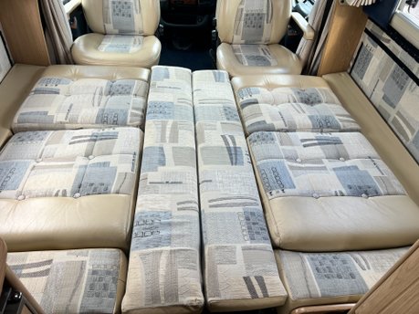 Auto-Sleepers Nuevo ES 4 BERTH PEUGEOT BOXER 2.2 HDI CHASSIS 17