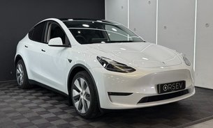 Tesla Model Y LONG RANGE AWD TOW BAR One Owner GROK AI Adaptive LEDs Pano Roof VAT Q 10