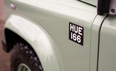 Land Rover Defender 110 Heritage Station Wagon 26