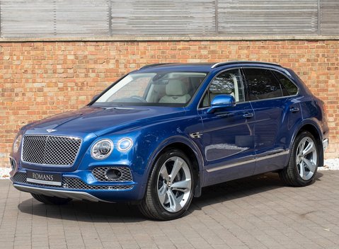 Bentley Bentayga V8 6