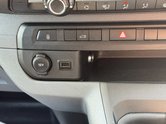 Peugeot Expert MWB L2H1 Low Roof Professional Premium 2700 Air Con EURO 6 32