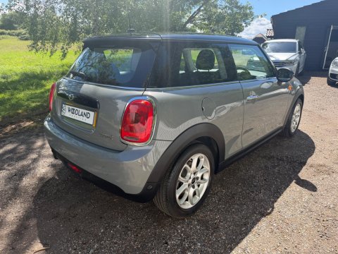 Mini Hatch COOPER 22