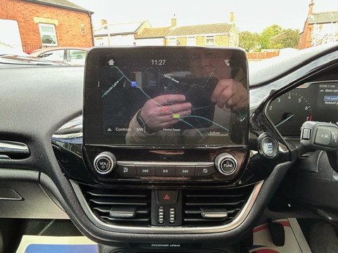 Ford Fiesta TITANIUM 12