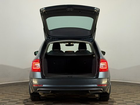 Skoda Octavia SE L 2.0 TDI 4X4 MANUAL 9