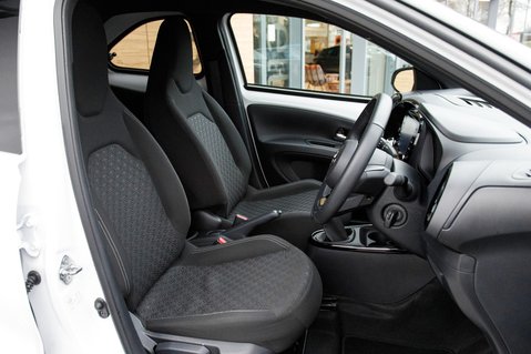 Toyota Aygo X VVT-I EDGE 29