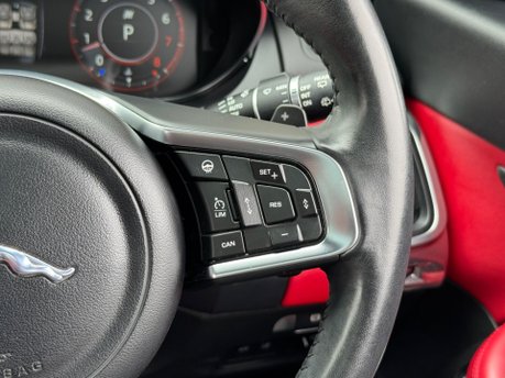 Jaguar E-Pace R-DYNAMIC HSE 25