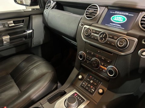 Land Rover Discovery 3.0 SD V6 Graphite SUV 5dr Diesel Auto 4WD Euro 6 (s/s) (256 bhp) 27