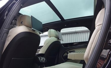 Bentley Bentayga 14
