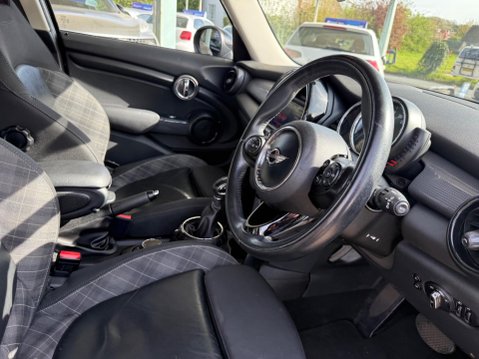 Mini Hatch 1.5 Cooper D Auto Euro 6 (s/s) 5dr 11
