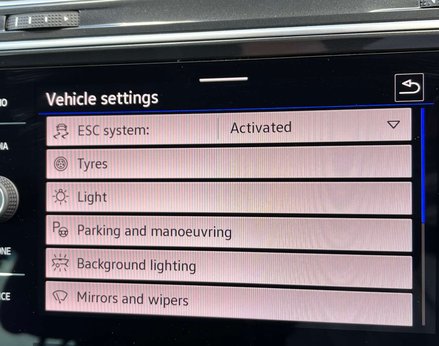 Volkswagen Tiguan 2.0 Tiguan R-Line TDI Semi-Auto 5dr 53