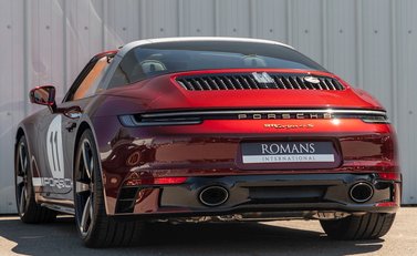 Porsche 911 (992) Targa 4S Heritage Design Edition 3