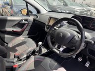 Peugeot 2008 PURETECH S/S GT LINE 11