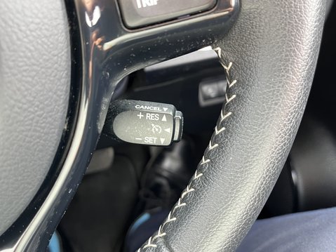 Toyota Yaris 1.5 Hybrid Icon Tech 5dr CVT 25