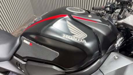 Honda CBR 2020 ONLY 790 MILES LONG MOT SERVICED SPORTS BIKE 650CC 23