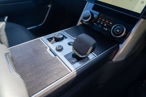 Land Rover Range Rover P440e SE 14