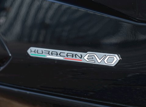 Lamborghini Huracan LP640-4 EVO 23
