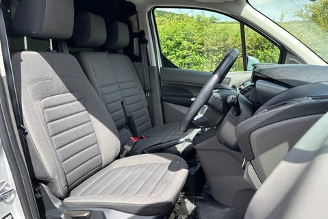 Ford Transit Connect 240 L2 120 ps Limited Panel Van 4
