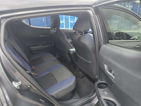 Toyota C-HR 1.8 VVT-h Dynamic SUV 5dr Petrol Hybrid CVT Euro 6 (s/s) (122 ps) 29