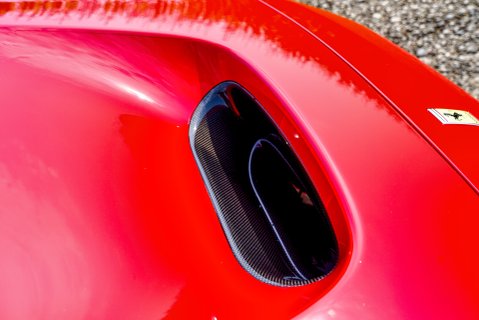 Ferrari F8 SPIDER 22