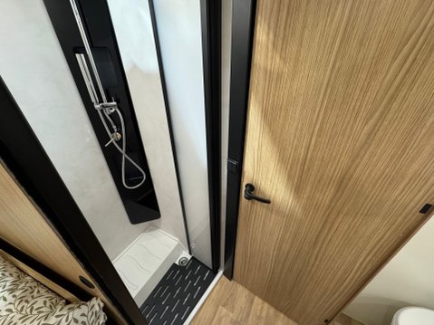 Pilote P740FGJ Evidence 2026 MODEL SHOW VAN 11