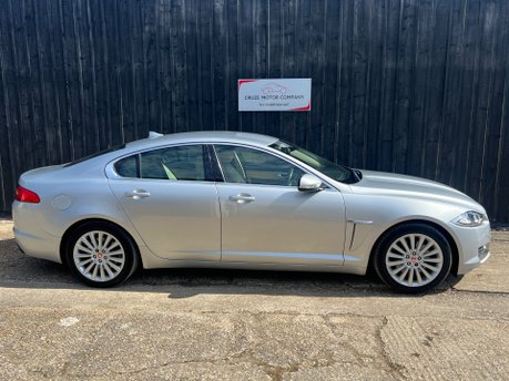 Jaguar XF D LUXURY 2