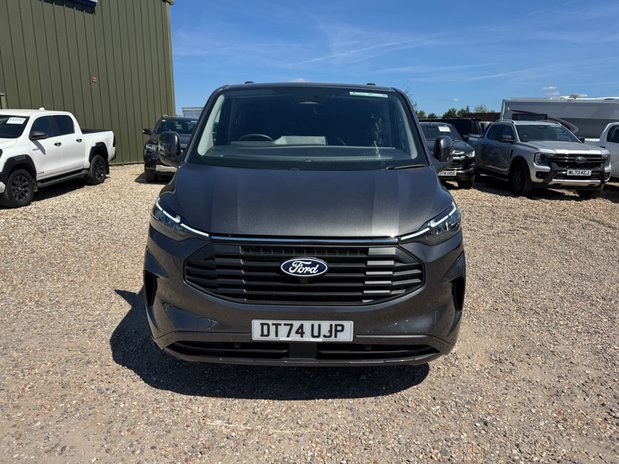 Ford Transit Custom Crew Cab [SOLD CM] LWB L2H1 Low Roof Limited 320 Air Con Alloys Camera EURO 4