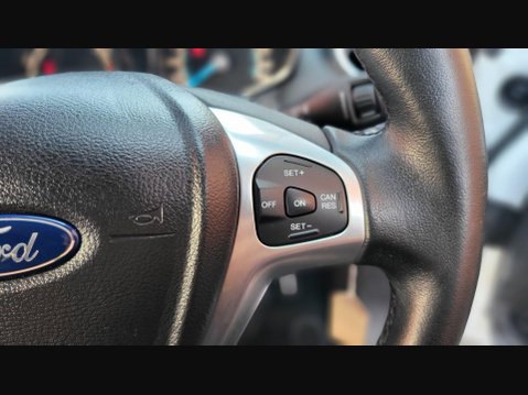 Ford Fiesta TITANIUM 21