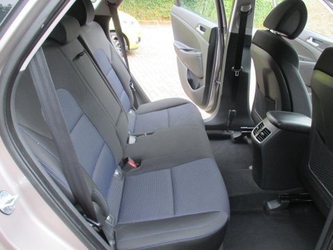 Hyundai TUCSON 2.0 CRDi SE Nav 4WD Euro 6 5dr 28