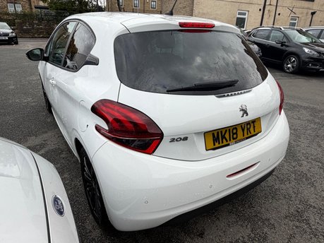 Peugeot 208 PURETECH BLACK EDITION 8