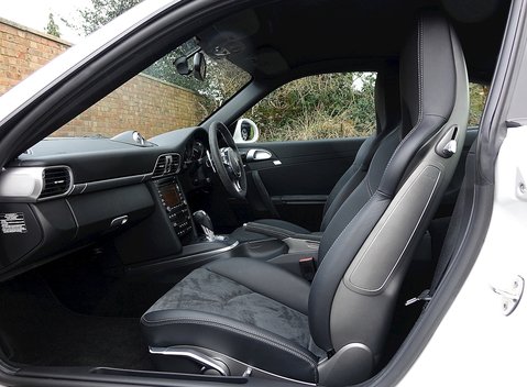 Porsche 911 (997) Carrera 4 GTS 8