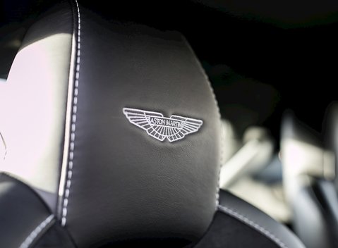 Aston Martin V12 Vantage S 17