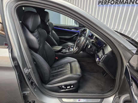 BMW M5 4.4 V8 GPF Saloon 4dr Petrol Steptronic xDrive Euro 6 (s/s) (600 ps) 21