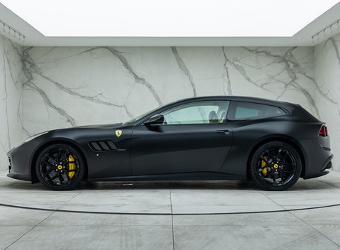 Ferrari GTC4 Lusso T 5
