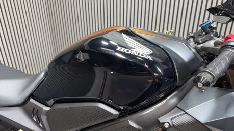 Honda CBR 2023 ONLY 4K LONG MOT WARRANTY 1 OWNER 650CC 20