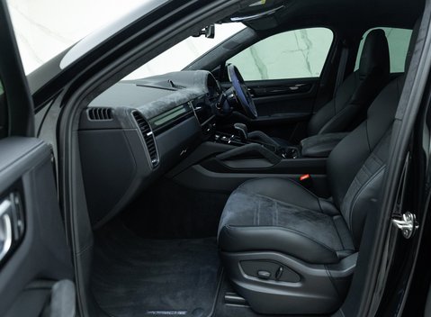 Porsche Cayenne Turbo GT 14