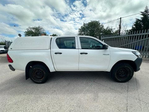Toyota Hilux ACTIVE 4WD D-4D DCB 4