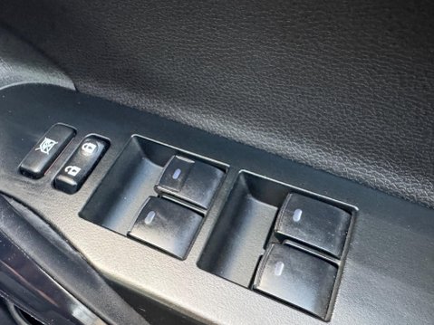 Toyota Auris 1.2 VVT-i Excel Touring Sports CVT Euro 6 (s/s) 5dr (Safety Sense) 38