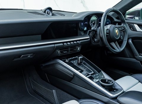 Porsche 911 Turbo S 22