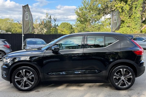Volvo XC40 B4 INSCRIPTION PRO AWD MHEV - ONE OWNER - PAN ROOF - APPLE CARPLAY  9