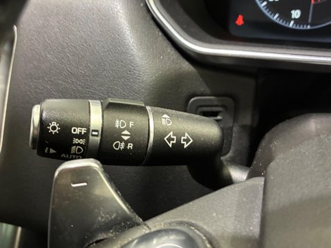Land Rover Range Rover Sport 3.0 SD V6 HSE Dynamic Auto 4WD Euro 6 (s/s) 5dr 35