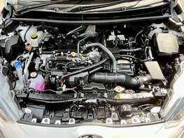 Toyota Yaris ICON HEV CVT 7