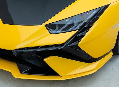Lamborghini Huracan Tecnica 28