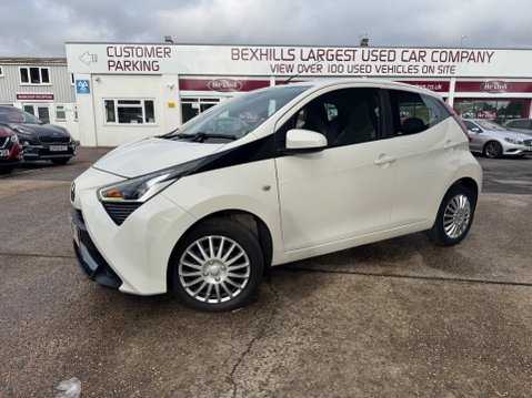 Toyota Aygo 1.0 VVT-I X-PLAY TSS 1